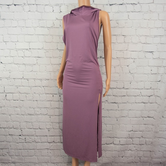 Preself Dresses & Skirts - Open back hooded maxi with slit